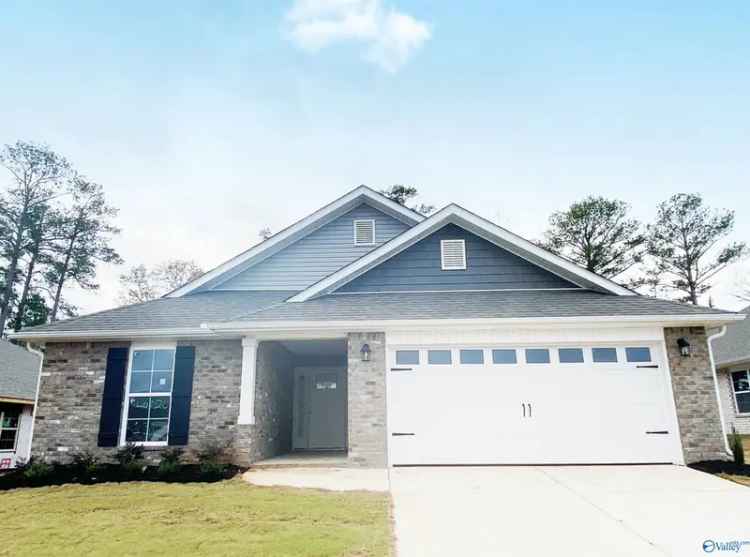 Single-family house For Sale in Triana, Alabama