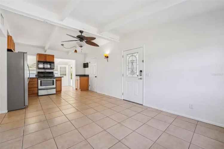 Single-family house For Sale in Clearwater, Florida