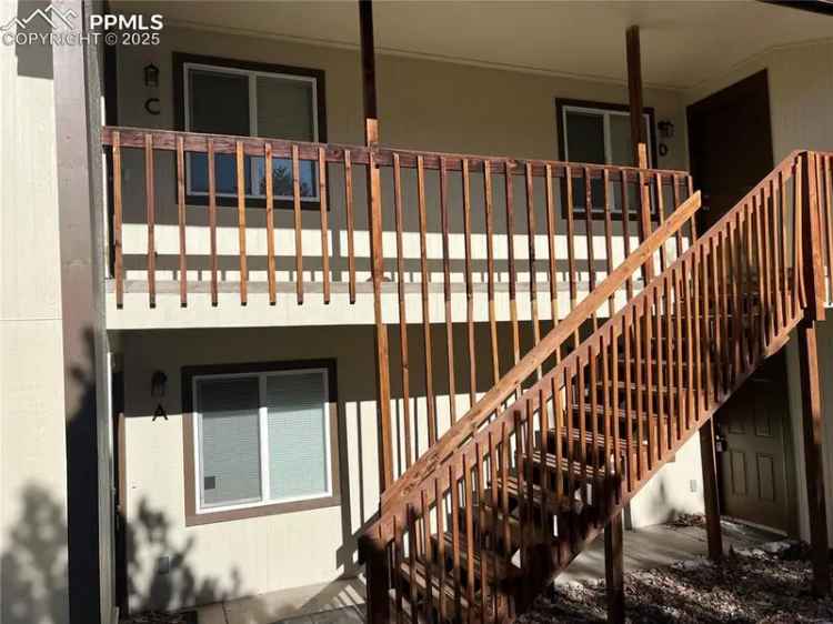 Multi-family house For Sale in 6741, Dublin Loop West, Colorado Springs, Colorado