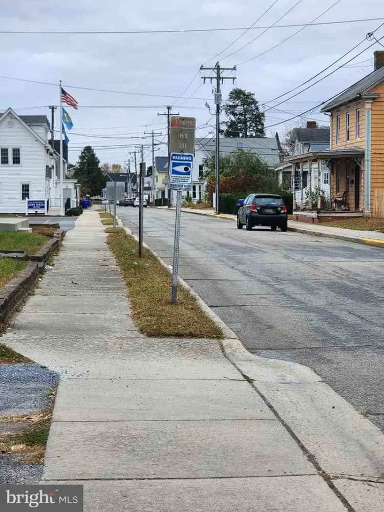 Multi-family house For Sale in Harrington, Delaware