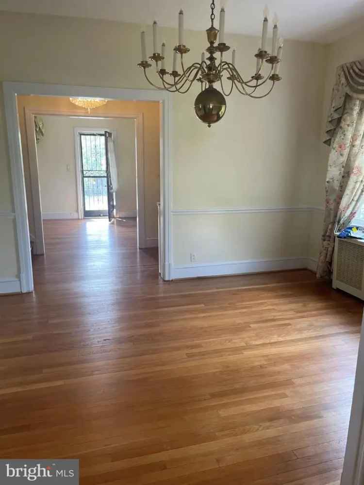 Single-family house For Sale in 5601, 1st Street Northwest, Washington, District of Columbia