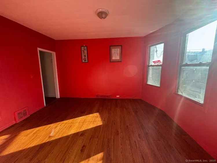 Multi-family house For Sale in Bridgeport, Connecticut