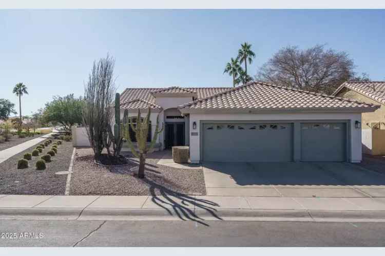 Single-family house For Sale in 11503, West Cyprus Drive, Avondale, Arizona