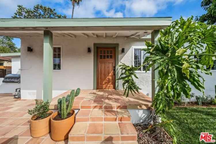 Single-family house For Sale in 3414, Scarboro Street, Los Angeles, California