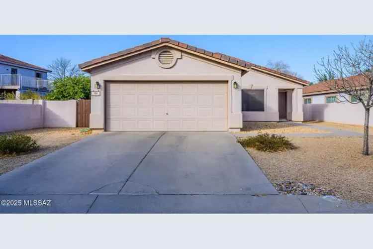 Single-family house For Sale in 106, East Majesty Palm Place, Sahuarita, Arizona