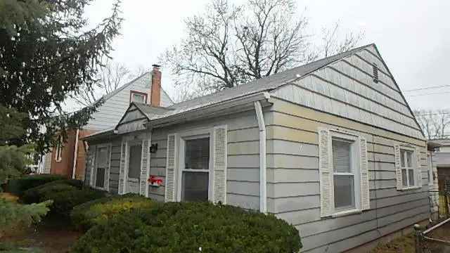 Single-family house For Sale in 1487, Forest Avenue, Calumet City, Illinois