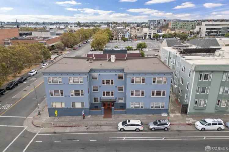 Multi-family house For Sale in Oakland, California