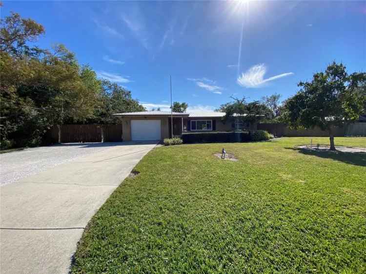 Single-family house For Sale in 7307, 9th Avenue Northwest, Bradenton, Florida