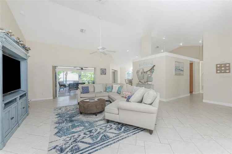 Single-family house For Sale in Manasota Key, Florida