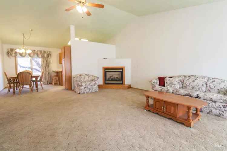 Single-family house For Sale in 707, North Dover Court, Nampa, Idaho