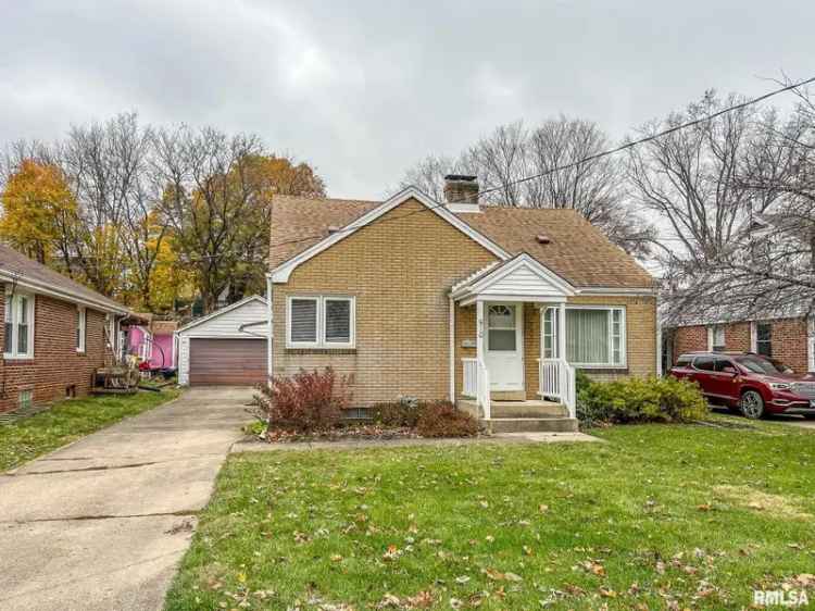 Single-family house For Sale in Peoria, Illinois