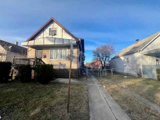 Single-family house For Sale in 308, 153rd Place, Calumet City, Illinois