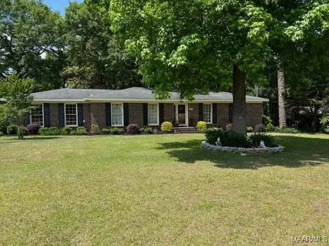 Single-family house For Sale in 1704, Impala Drive, Dothan, Alabama