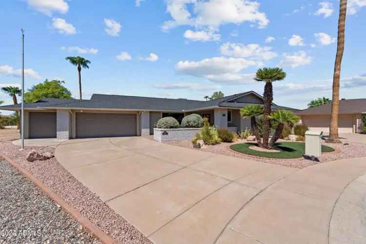 Single-family house For Sale in 21414, North 133rd Drive, Sun City West, Arizona