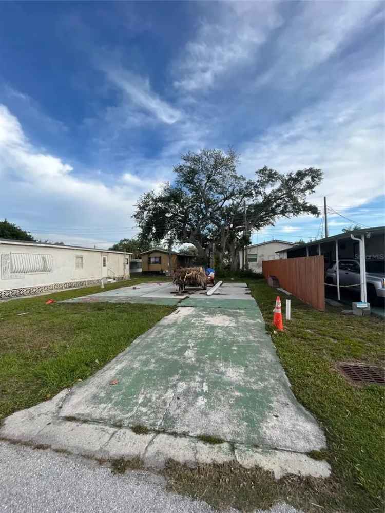 Land For Sale in 916, 51st Avenue West, South Bradenton, Florida