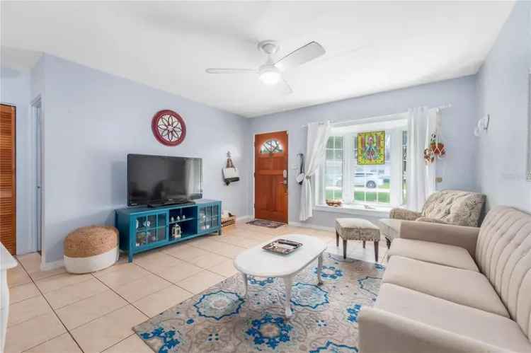 Single-family house For Sale in Saint Petersburg, Florida