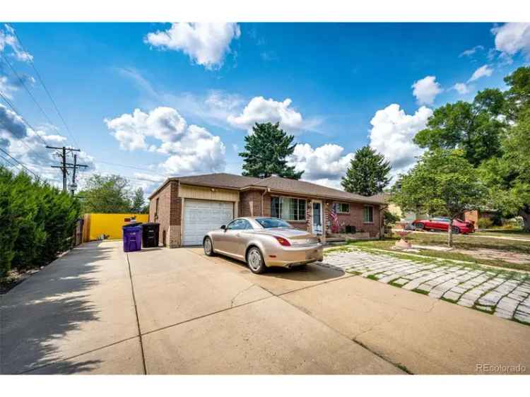 Single-family house For Sale in 1493, South Yates Street, Denver, Colorado