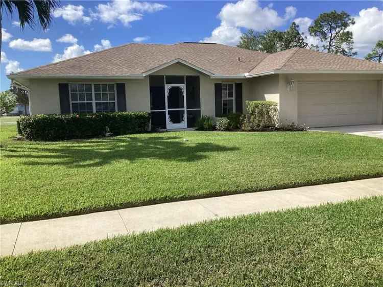 Single-family house For Sale in East Naples, Florida