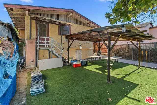 Single-family house For Sale in 345, North Reno Street, Los Angeles, California