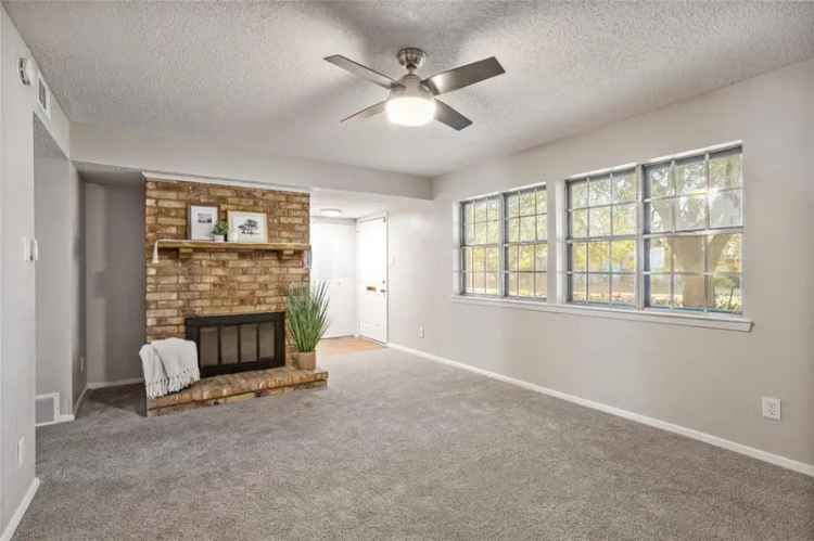 House For Sale in 414, Westview Terrace, Arlington, Texas