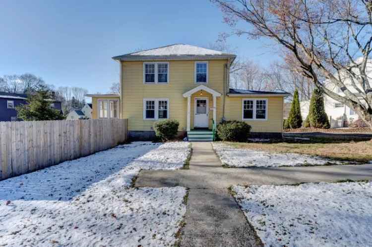 Single-family house For Sale in 82, Buckingham Street, Meriden, Connecticut