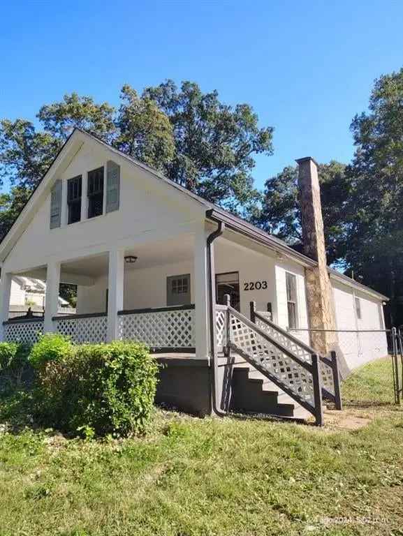 Single-family house For Sale in Decatur, Georgia