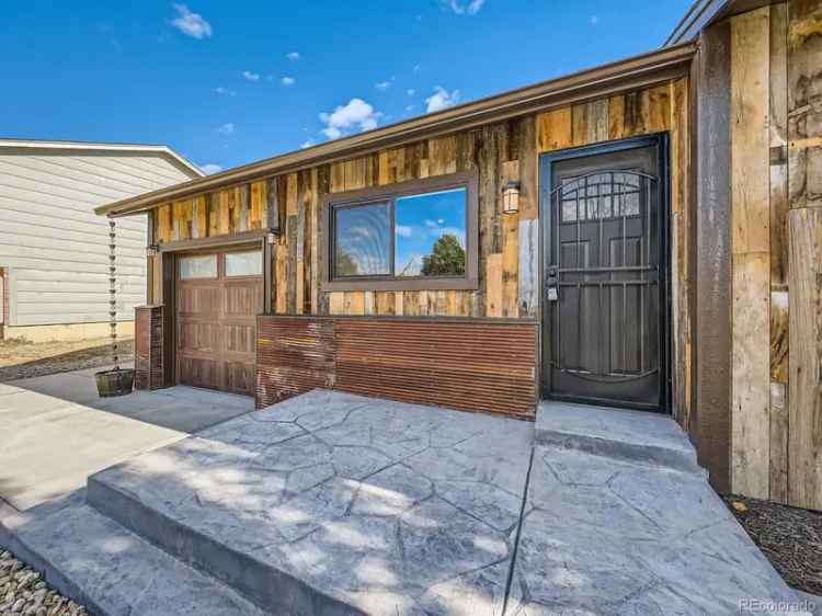 Single-family house For Sale in 1876, South Nucla Street, Aurora, Colorado