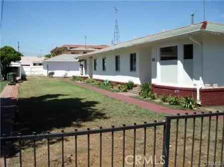 Multi-family house For Sale in 550, West 17th Street, Los Angeles, California