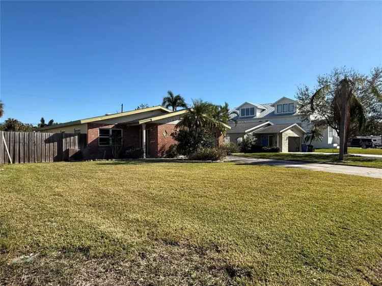 Single-family house For Sale in 4401, Helena Street Northeast, Saint Petersburg, Florida