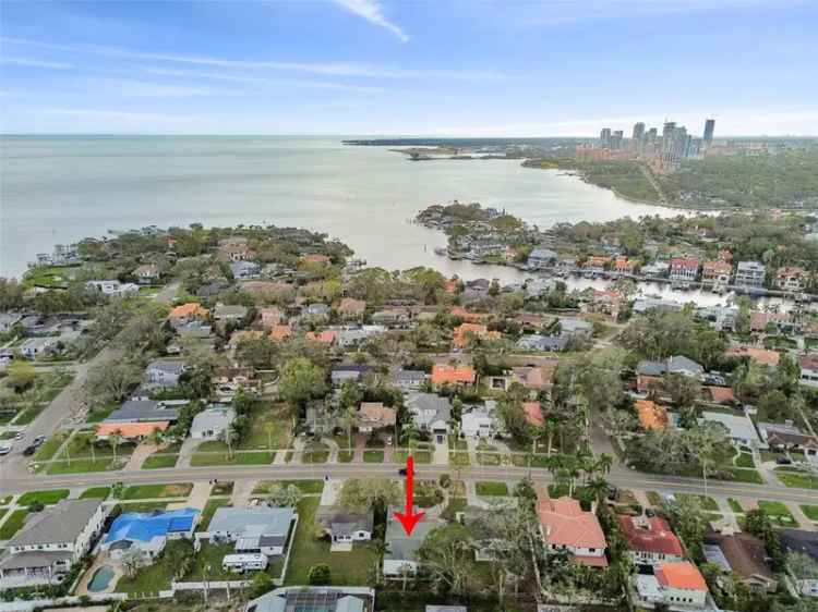 Single-family house For Sale in 918, Snell Isle Boulevard Northeast, Saint Petersburg, Florida