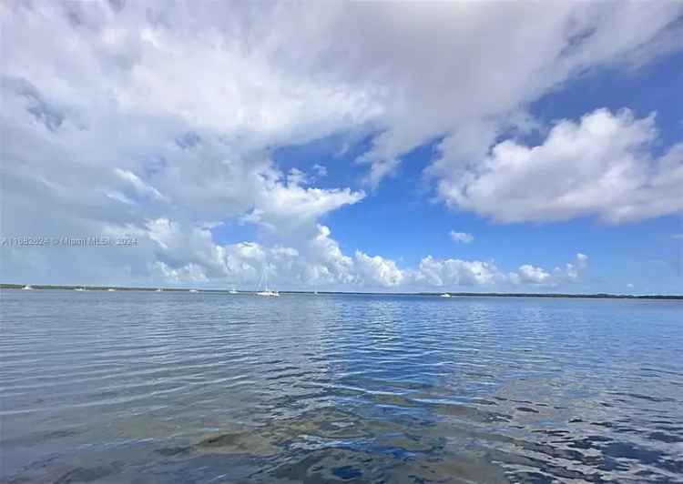 Single-family house For Sale in Key Largo, Florida