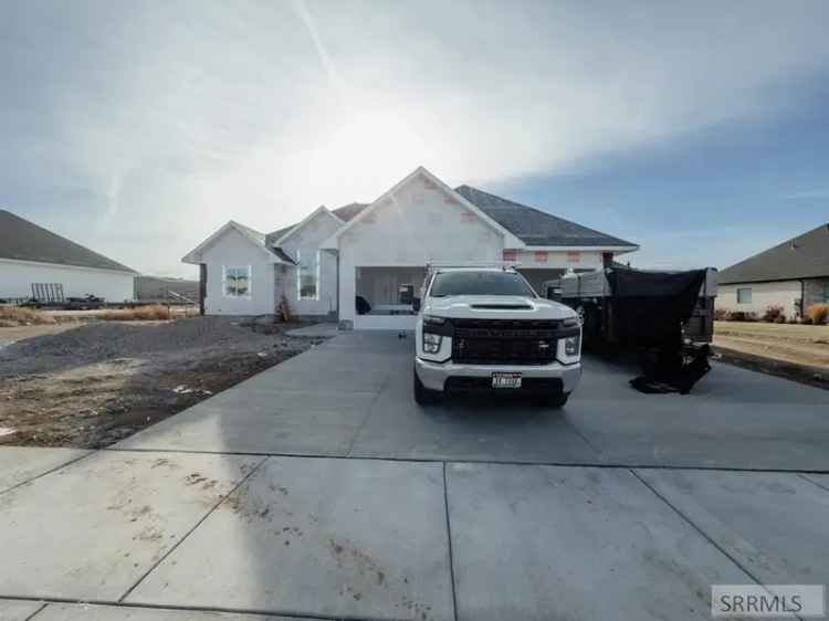 Single-family house For Sale in 5715, Long Cove Drive, Idaho Falls, Idaho