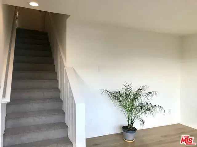 Townhouse for Rent near Malibu and Ventura Beaches