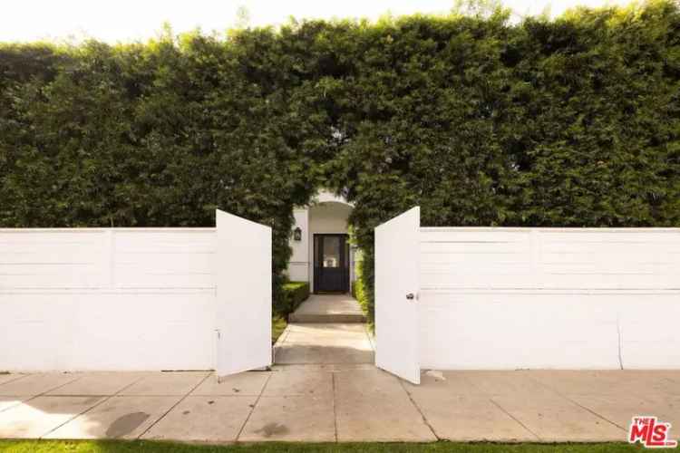 Single-family house For Sale in 359, South Sycamore Avenue, Los Angeles, California