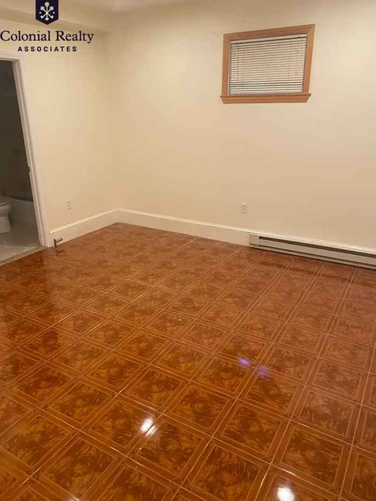 One Bedroom Apartment near B C Line Brookline