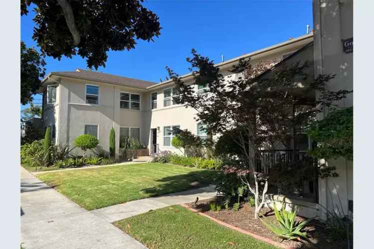 Multi-family house For Sale in 3402, Gaviota Avenue, Long Beach, California