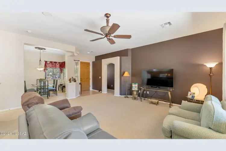 Single-family house For Sale in Green Valley, Arizona