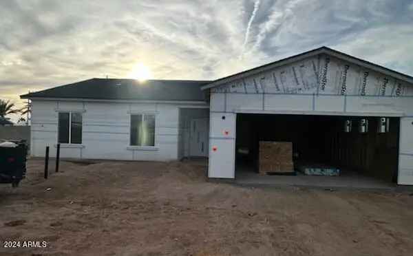 Single-family house For Sale in Apache Junction, Arizona