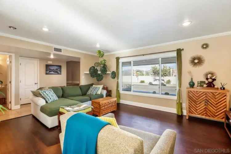 Single-family house For Sale in 5643, Fontaine Street, San Diego, California