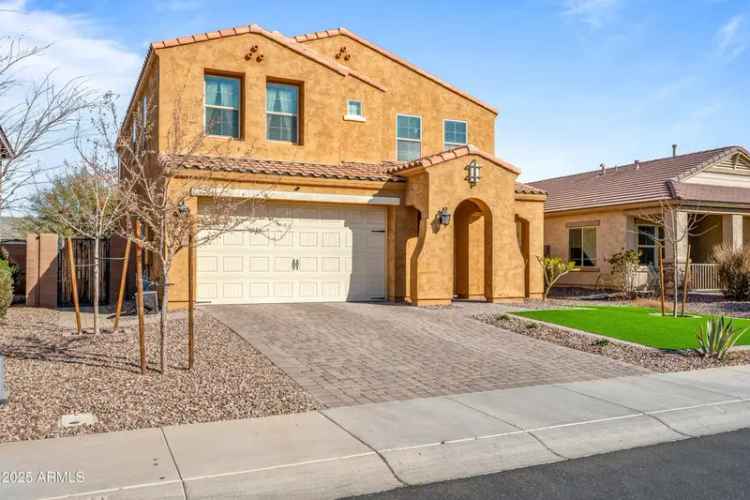 Single-family house For Sale in 2404, East Gillcrest Road, Gilbert, Arizona