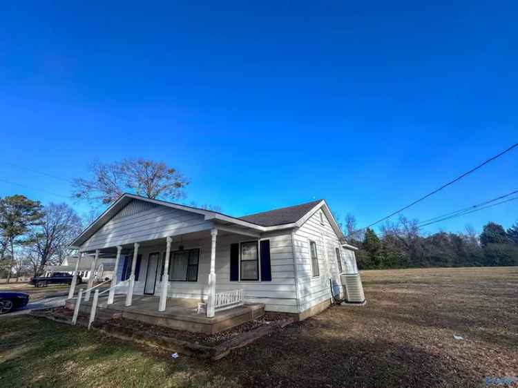 Single-family house For Sale in 2008, Shady Grove Lane Southwest, Decatur, Alabama