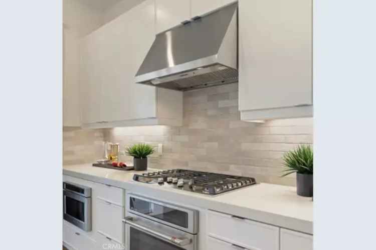 Condo For Sale in Irvine, California