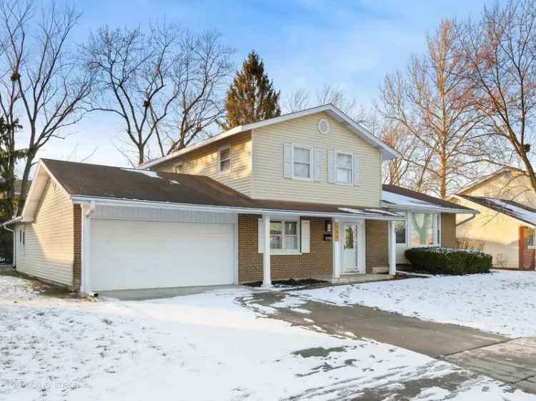 Single-family house For Sale in 662, North Robinson Drive, Palatine, Illinois