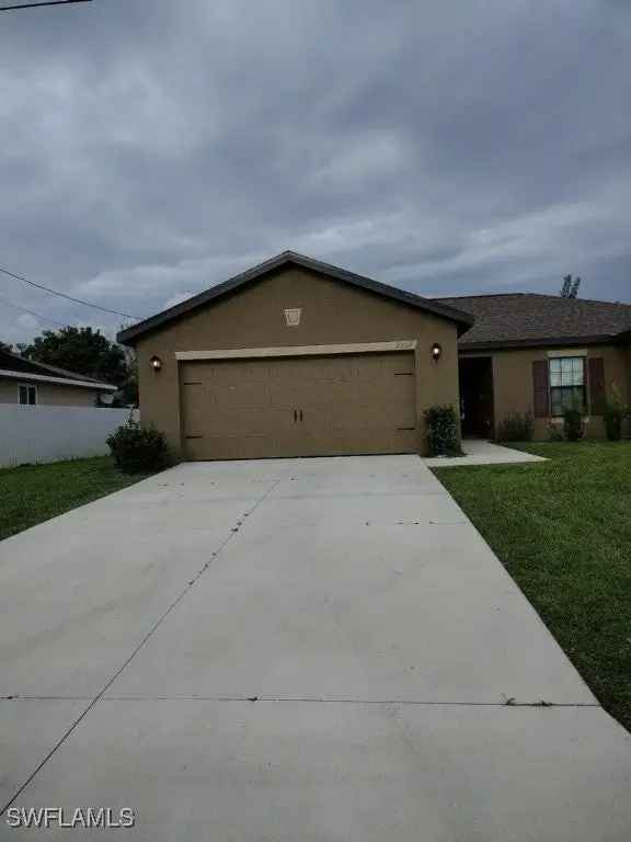 Single-family house For Sale in Cape Coral, Florida