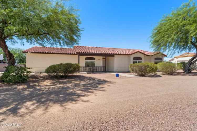 Single-family house For Sale in 694, South Mountain View Road, Apache Junction, Arizona