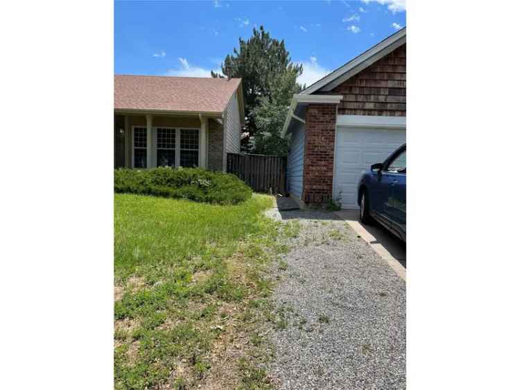 Single-family house For Sale in 18934, East 44th Avenue, Denver, Colorado