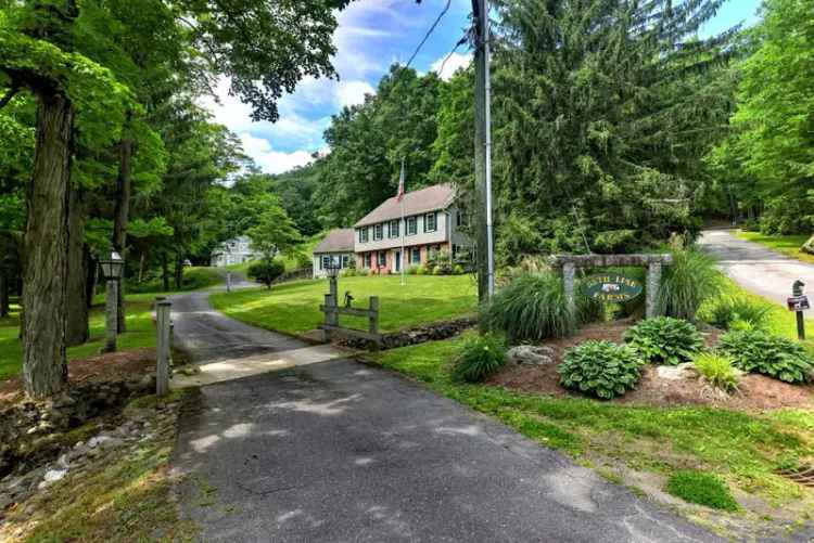 Single-family house For Sale in 1144, Amity Road, Bethany, Connecticut