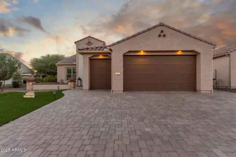 Single-family house For Sale in 2562, North 169th Avenue, Goodyear, Arizona