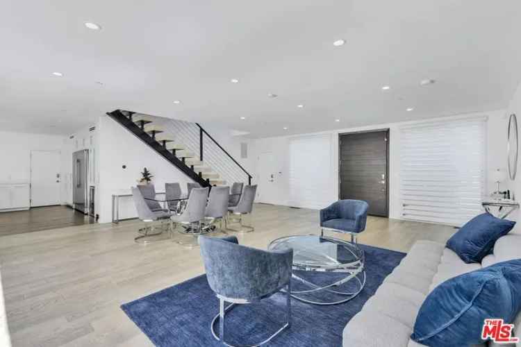 Single-family house For Sale in 2044, Benedict Canyon Drive, Beverly Hills, California