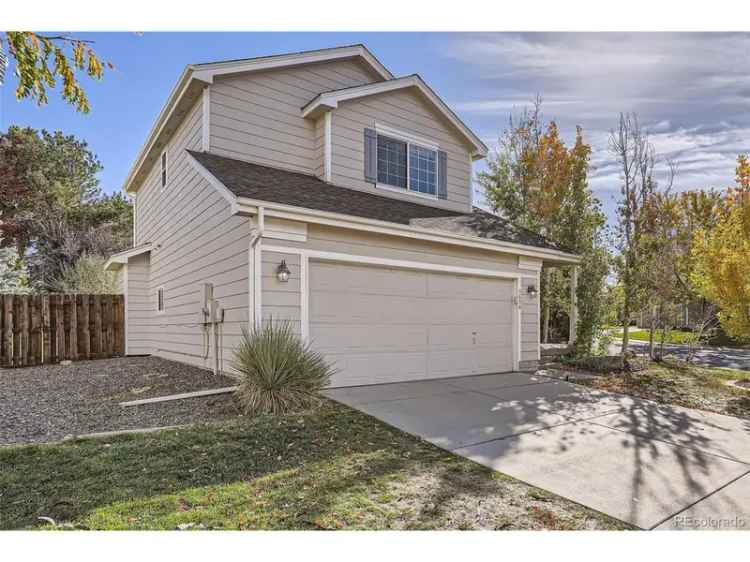 Single-family house For Sale in Centennial, Colorado